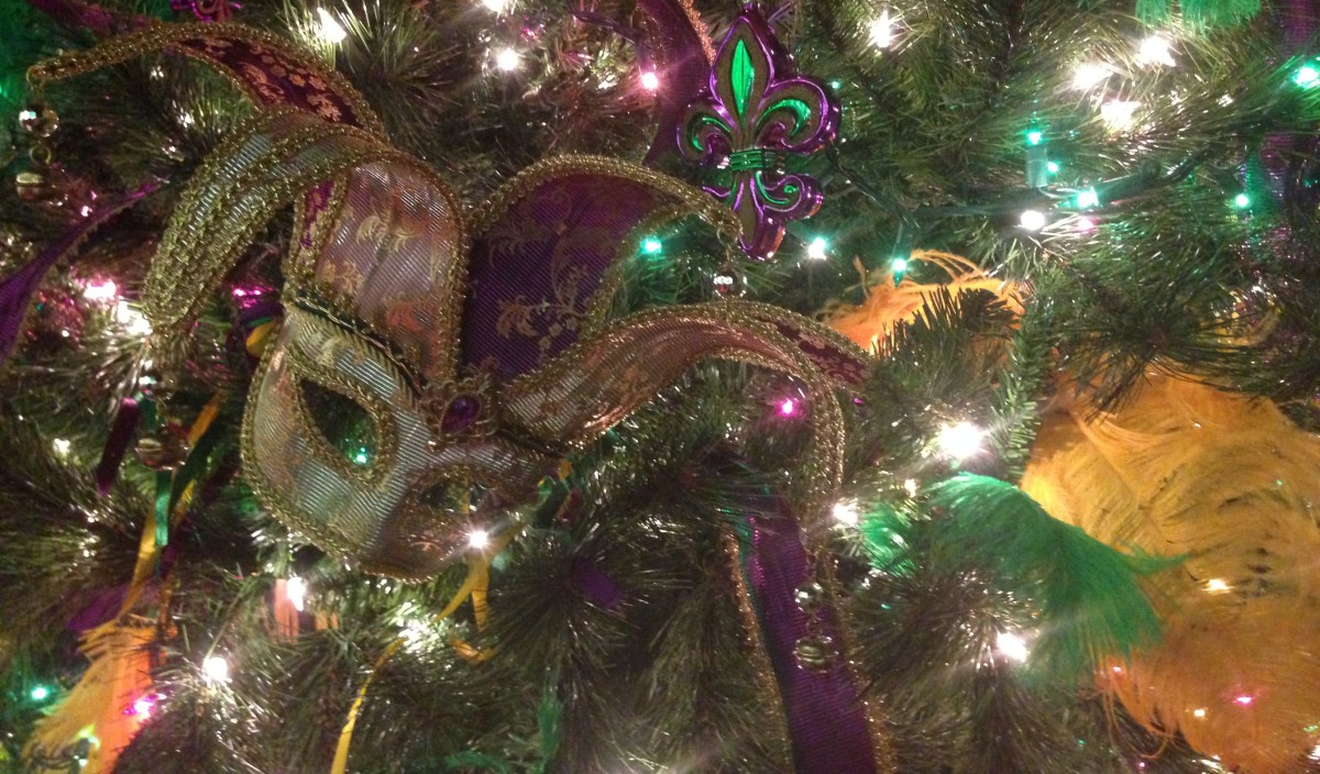 Convert your Christmas tree to a Mardi Gras tree (via L.A. to